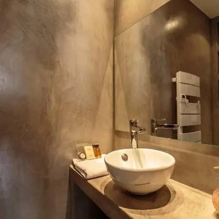 Luckey Homes - Avenue Edouard Vii * Biarritz